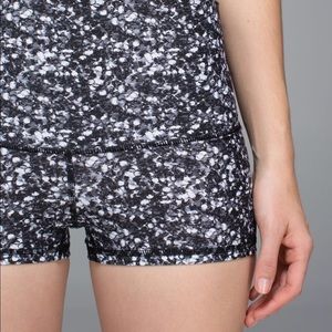 Lululemon Shine Roll down shorts